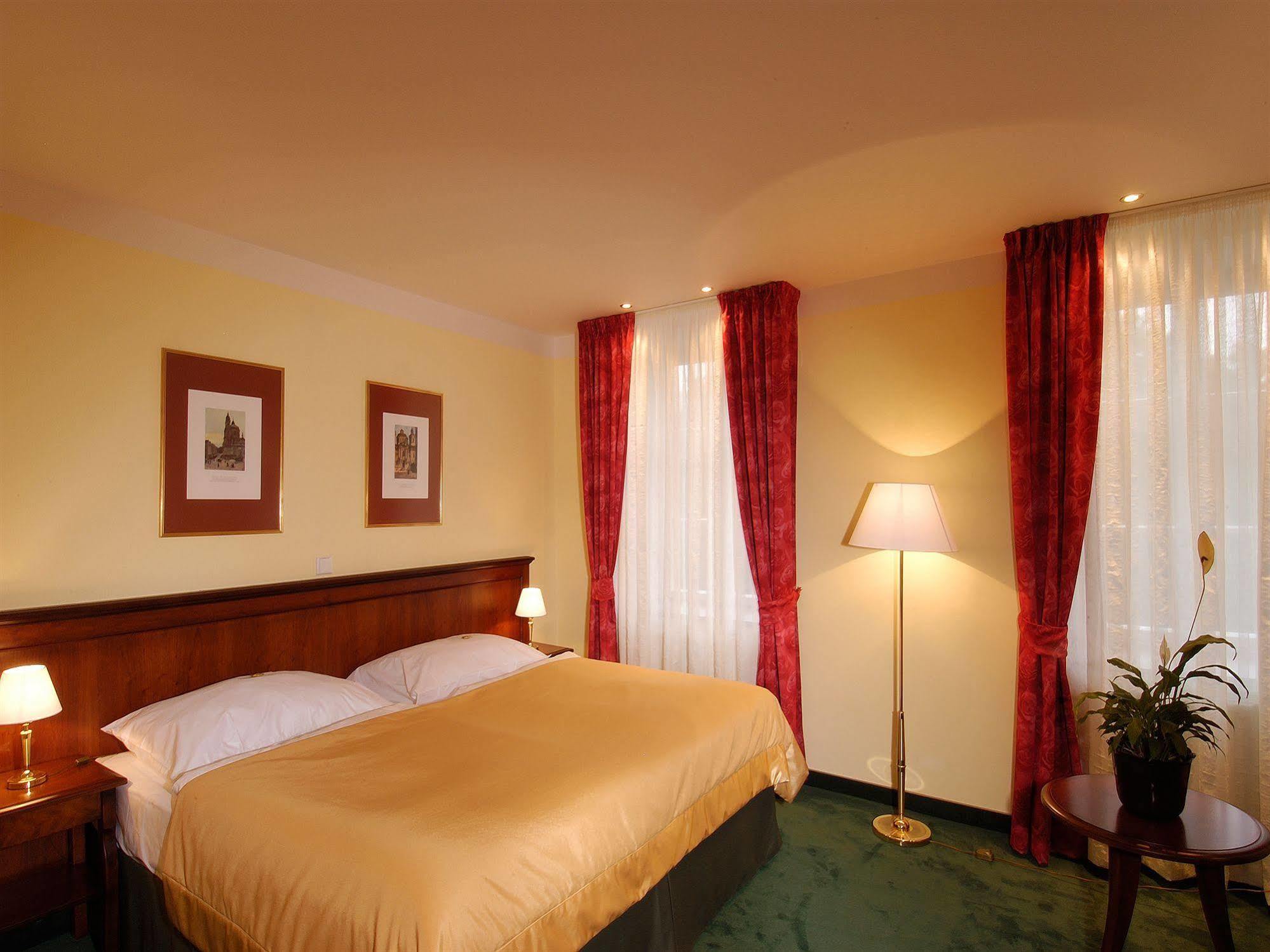 EA HOTEL JELENI DVUR PRAGUE CASTLE ПРАГА 3* (Чехия) - от 5413 RUB | NOCHI